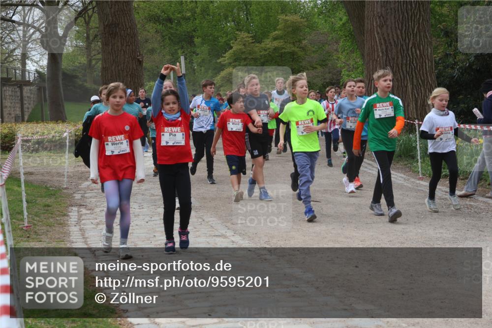 25.04.2026 - Das Zehntel Zöllner http://msf.ph/oto/9595201 25.04.2026 10:41:29 Laufen 6126, 6122 meine-sportfotos.de