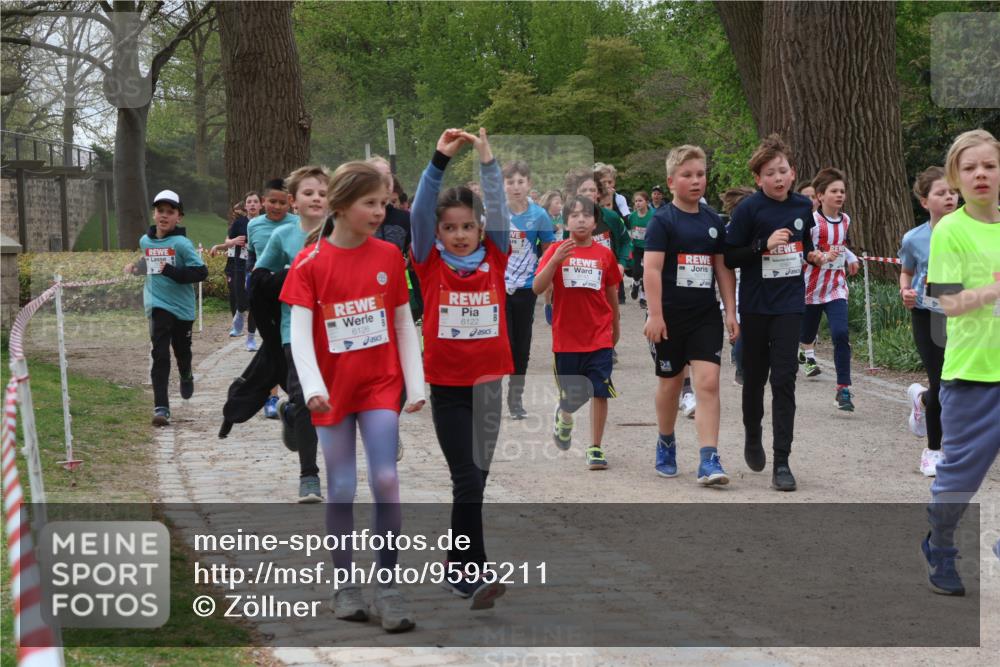 25.04.2026 - Das Zehntel Zöllner http://msf.ph/oto/9595211 25.04.2026 10:41:30 Laufen 6126, 6122 meine-sportfotos.de