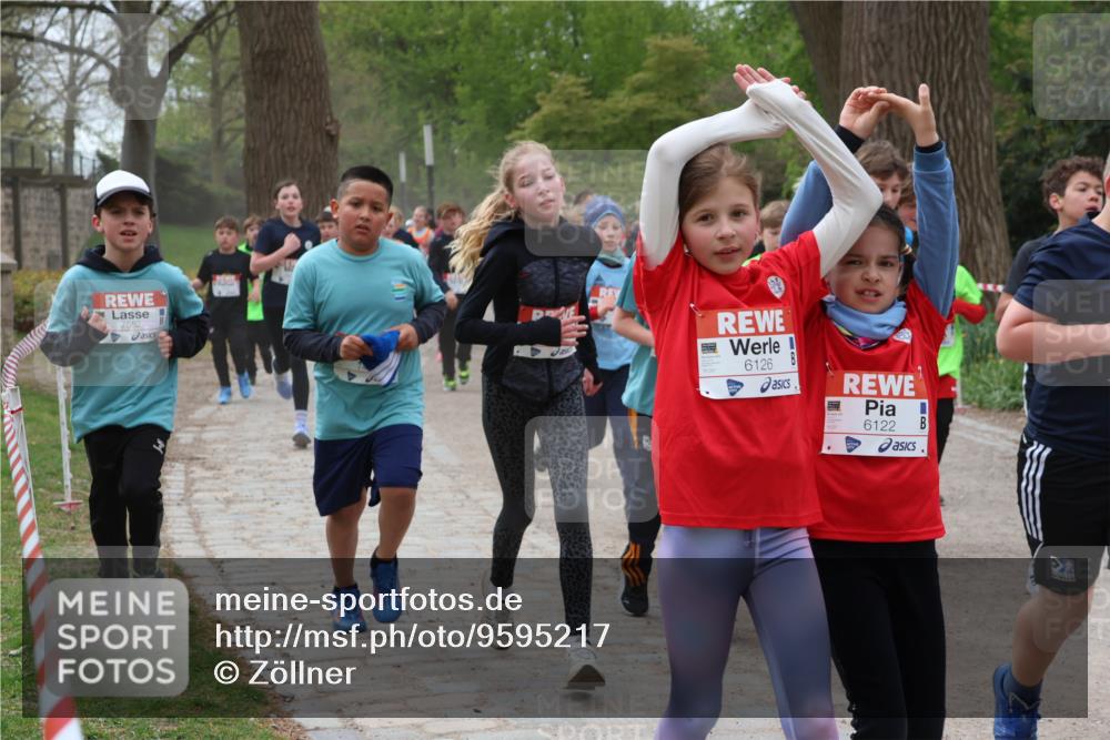 25.04.2026 - Das Zehntel Zöllner http://msf.ph/oto/9595217 25.04.2026 10:41:32 Laufen 7552, 6126, 6122 meine-sportfotos.de