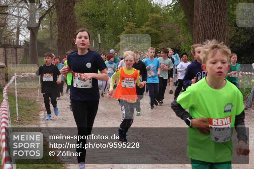 25.04.2026 - Das Zehntel Zöllner http://msf.ph/oto/9595228 25.04.2026 10:41:35 Laufen 5564, 7406, 5278 meine-sportfotos.de