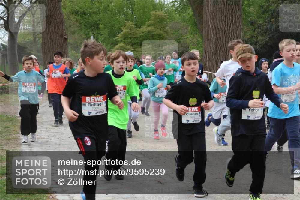 25.04.2026 - Das Zehntel Zöllner http://msf.ph/oto/9595239 25.04.2026 10:41:37 Laufen 7005, 6989, 6999, 20, 6926 meine-sportfotos.de