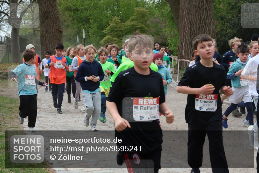 25.04.2026 - Das Zehntel Zöllner http://msf.ph/oto/9595241 25.04.2026 10:41:38 Laufen 7005, 6989 meine-sportfotos.de