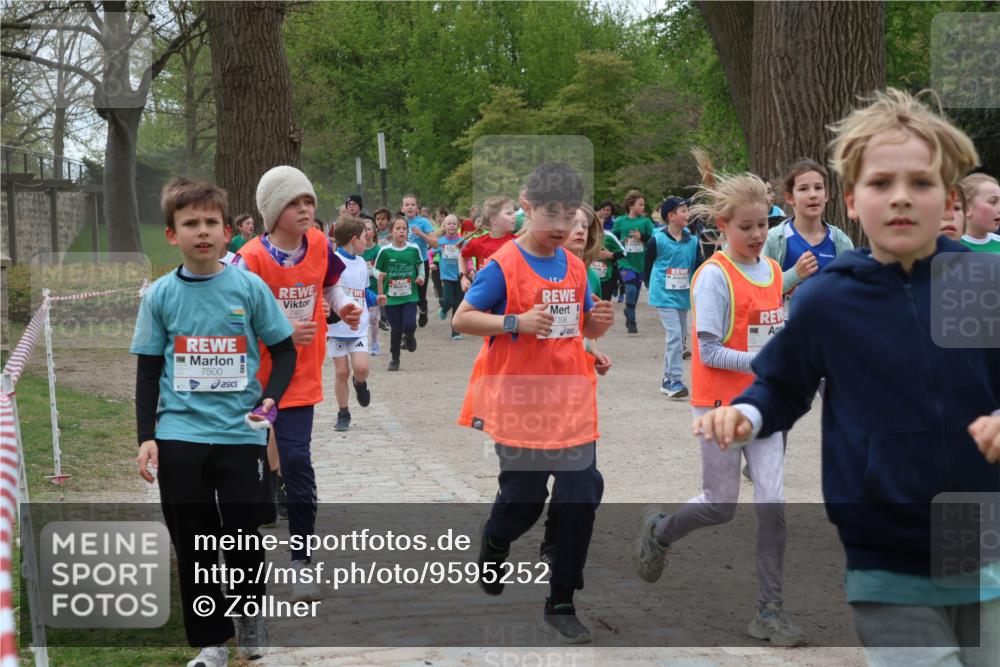 25.04.2026 - Das Zehntel Zöllner http://msf.ph/oto/9595252 25.04.2026 10:41:40 Laufen 7500, 7401, 7396 meine-sportfotos.de