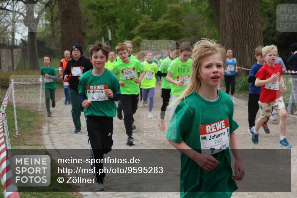 25.04.2026 - Das Zehntel Zöllner http://msf.ph/oto/9595283 25.04.2026 10:41:46 Laufen 7879, 7895 meine-sportfotos.de