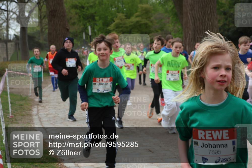 25.04.2026 - Das Zehntel Zöllner http://msf.ph/oto/9595285 25.04.2026 10:41:47 Laufen 7879, 7895 meine-sportfotos.de