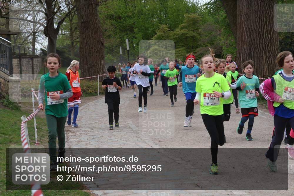 25.04.2026 - Das Zehntel Zöllner http://msf.ph/oto/9595295 25.04.2026 10:41:49 Laufen 7256, 6079 meine-sportfotos.de