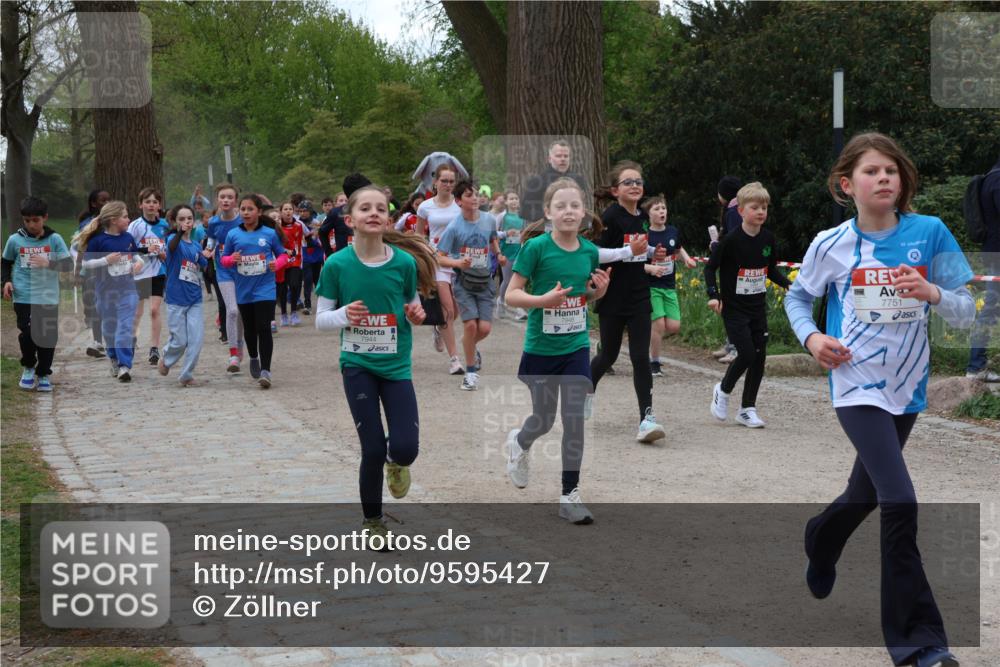 25.04.2026 - Das Zehntel Zöllner http://msf.ph/oto/9595427 25.04.2026 10:42:21 Laufen 7944, 7751 meine-sportfotos.de