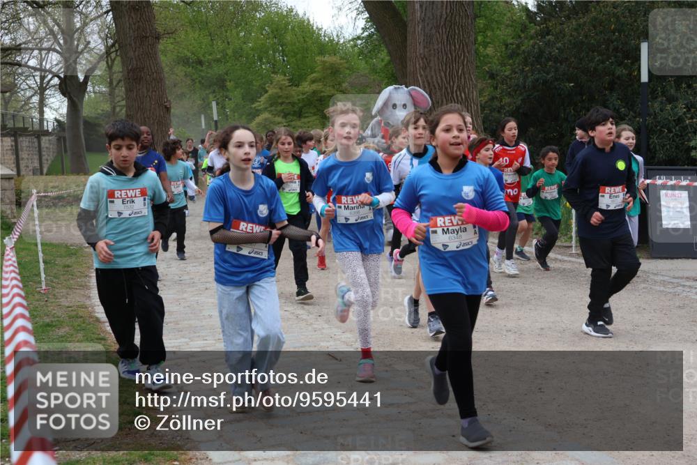 25.04.2026 - Das Zehntel Zöllner http://msf.ph/oto/9595441 25.04.2026 10:42:24 Laufen 7532, 6356, 6348, 10 meine-sportfotos.de