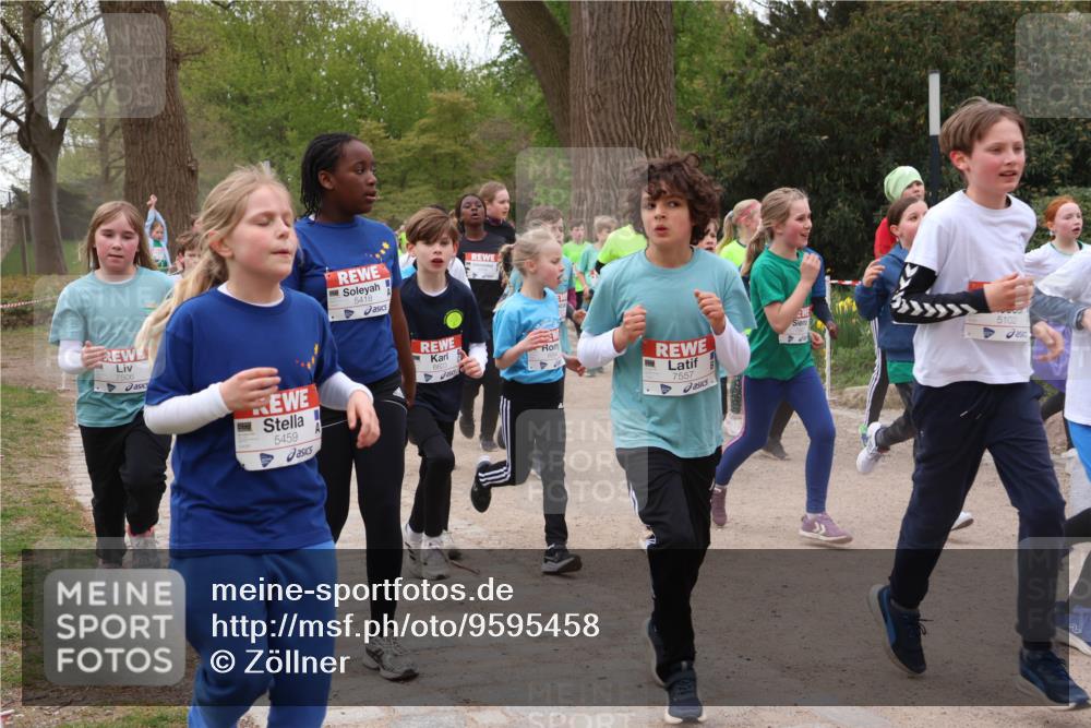 25.04.2026 - Das Zehntel Zöllner http://msf.ph/oto/9595458 25.04.2026 10:42:27 Laufen 7506, 5459, 5418, 7557, 5102 meine-sportfotos.de
