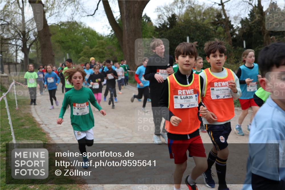 25.04.2026 - Das Zehntel Zöllner http://msf.ph/oto/9595641 25.04.2026 10:43:03 Laufen 7839, 7386, 7390 meine-sportfotos.de