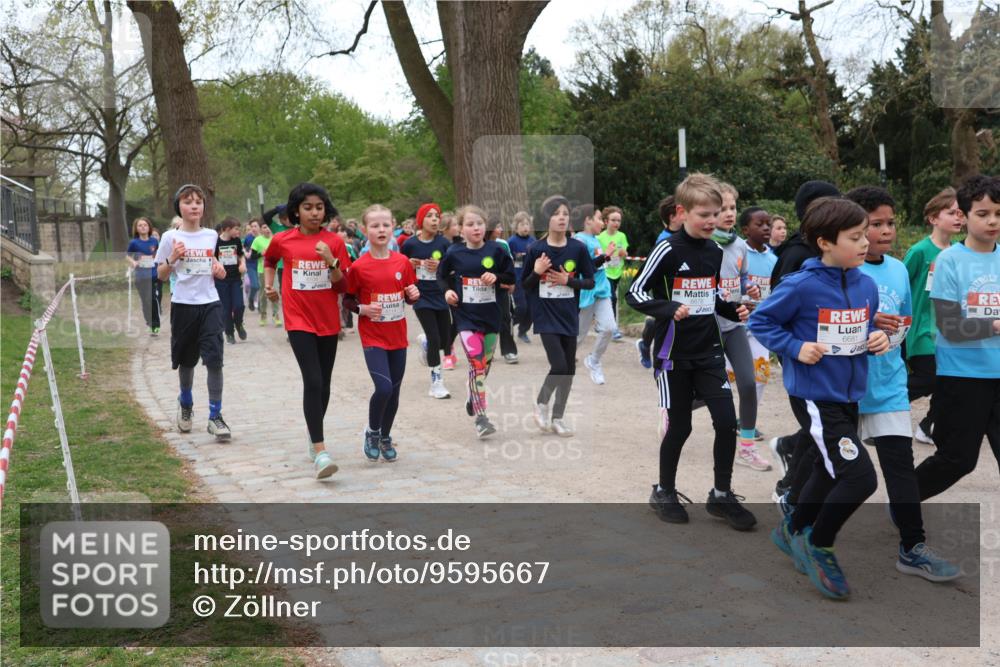 25.04.2026 - Das Zehntel Zöllner http://msf.ph/oto/9595667 25.04.2026 10:43:08 Laufen 6678, 6681 meine-sportfotos.de