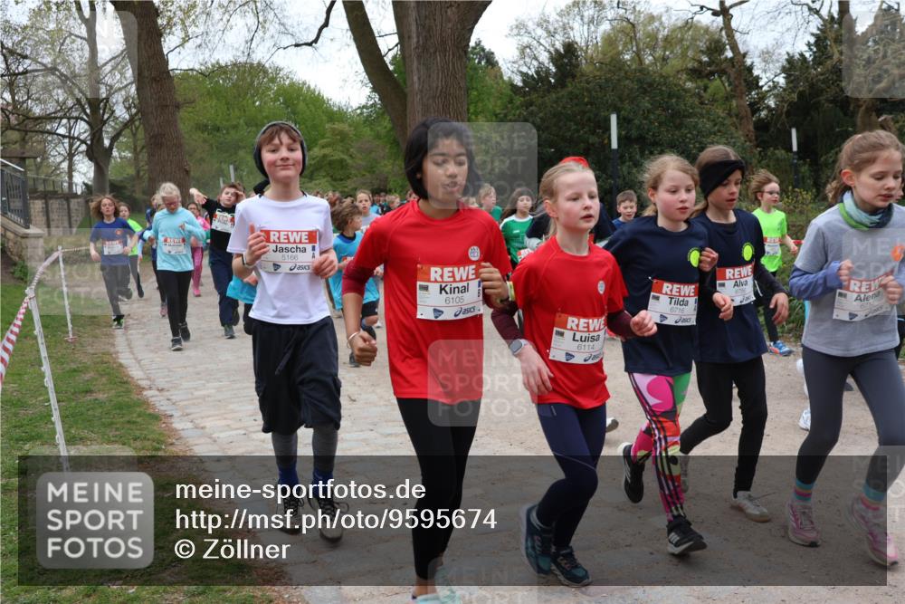 25.04.2026 - Das Zehntel Zöllner http://msf.ph/oto/9595674 25.04.2026 10:43:09 Laufen 5166, 6105, 6114, 6716, 6756, 6713 meine-sportfotos.de