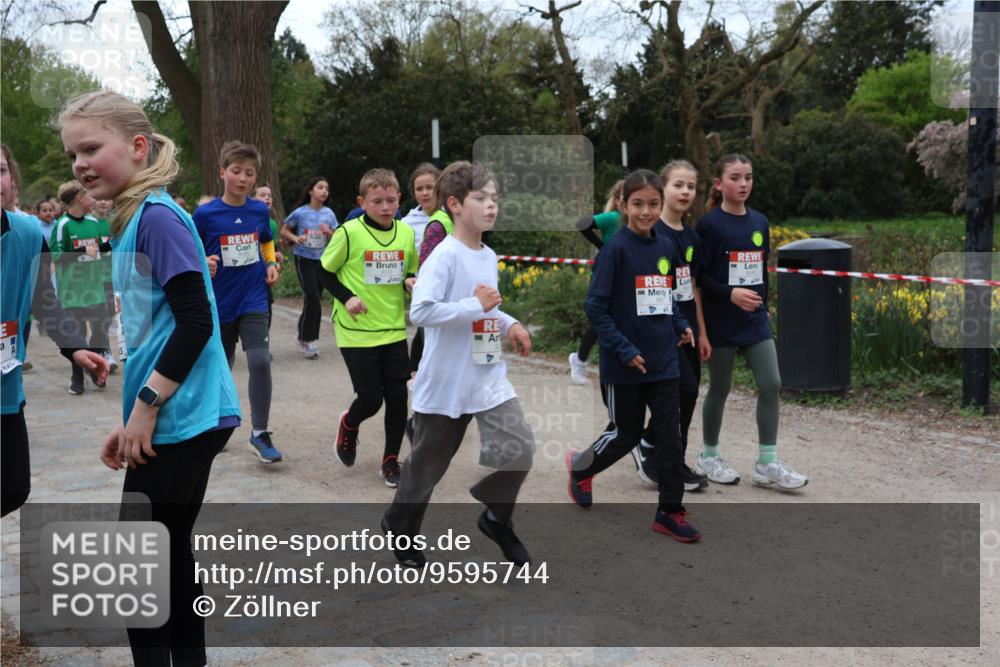 25.04.2026 - Das Zehntel Zöllner http://msf.ph/oto/9595744 25.04.2026 10:43:25 Laufen 12 meine-sportfotos.de