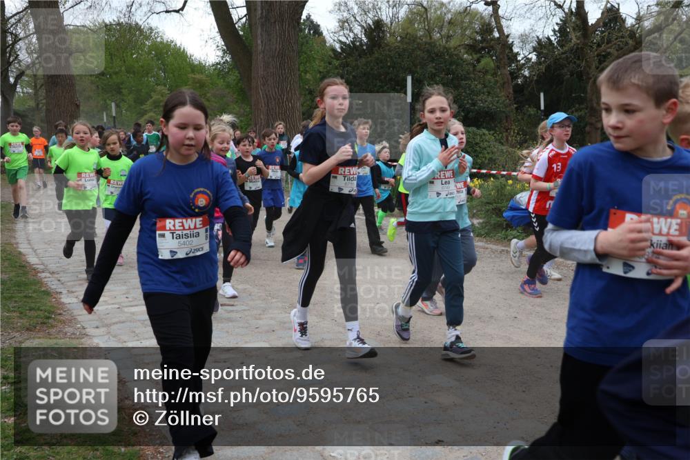 25.04.2026 - Das Zehntel Zöllner http://msf.ph/oto/9595765 25.04.2026 10:43:29 Laufen 5402, 6715, 6749, 13 meine-sportfotos.de