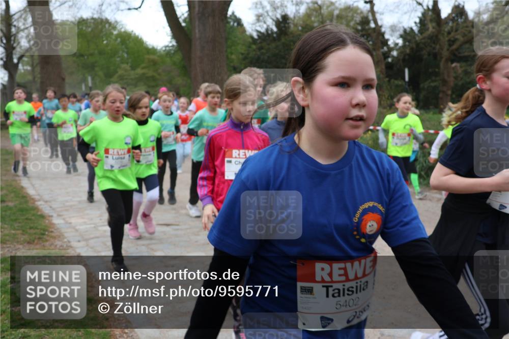 25.04.2026 - Das Zehntel Zöllner http://msf.ph/oto/9595771 25.04.2026 10:43:30 Laufen 5400, 5402 meine-sportfotos.de