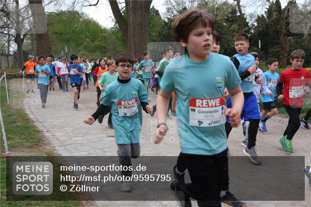 25.04.2026 - Das Zehntel Zöllner http://msf.ph/oto/9595795 25.04.2026 10:43:34 Laufen 7594, 7616, 12 meine-sportfotos.de