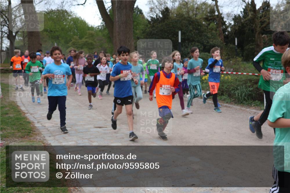 25.04.2026 - Das Zehntel Zöllner http://msf.ph/oto/9595805 25.04.2026 10:43:36 Laufen 10 meine-sportfotos.de