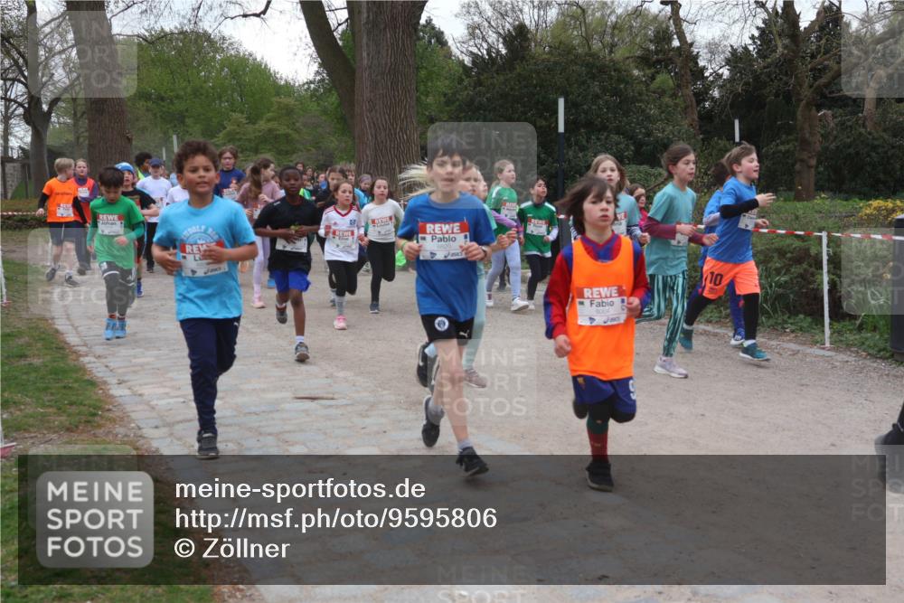 25.04.2026 - Das Zehntel Zöllner http://msf.ph/oto/9595806 25.04.2026 10:43:36 Laufen 6004, 10 meine-sportfotos.de