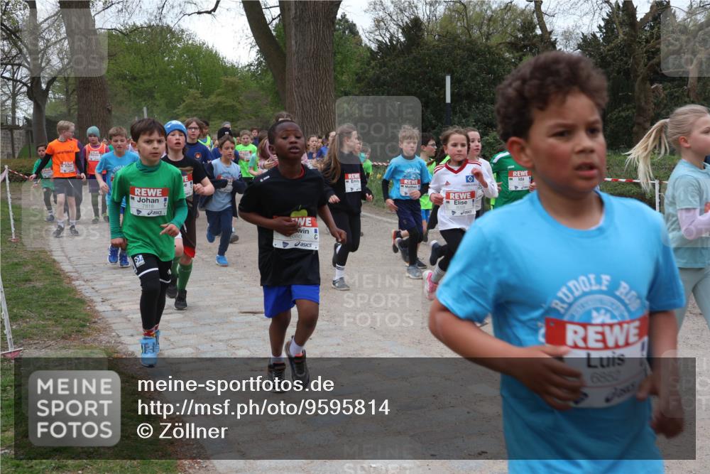 25.04.2026 - Das Zehntel Zöllner http://msf.ph/oto/9595814 25.04.2026 10:43:37 Laufen 7818, 6980, 6852 meine-sportfotos.de