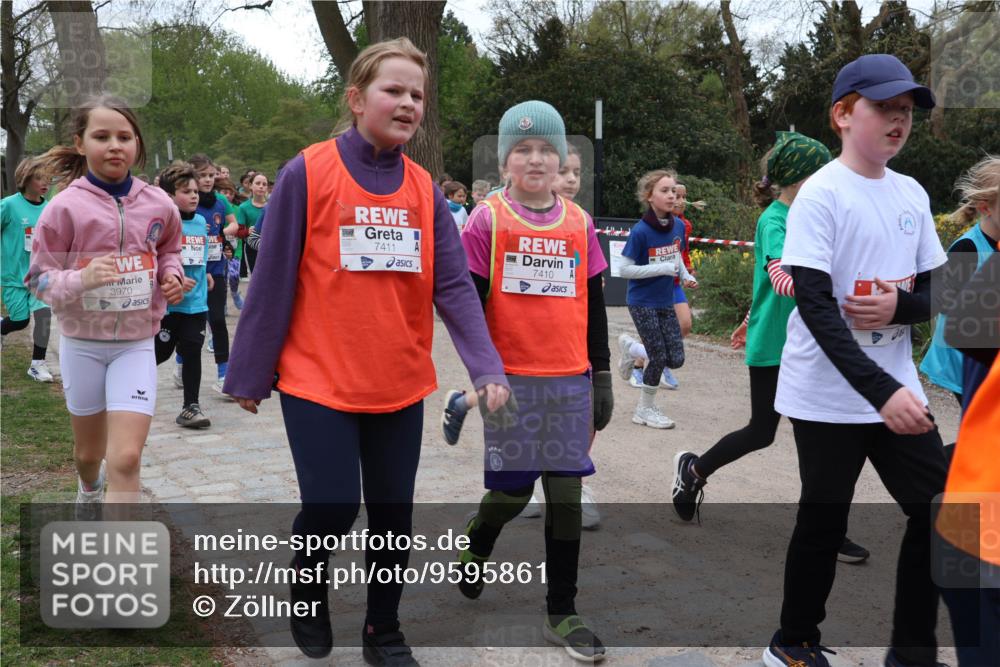 25.04.2026 - Das Zehntel Zöllner http://msf.ph/oto/9595861 25.04.2026 10:43:45 Laufen 7411, 3970, 7410 meine-sportfotos.de