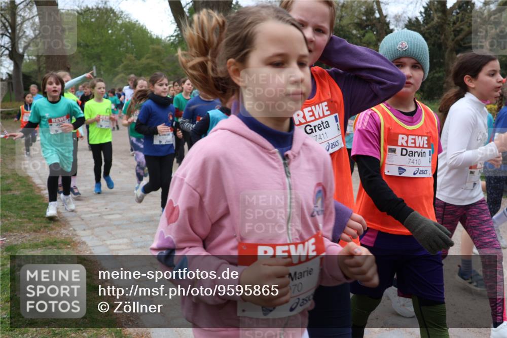 25.04.2026 - Das Zehntel Zöllner http://msf.ph/oto/9595865 25.04.2026 10:43:46 Laufen 7411, 7410, 70 meine-sportfotos.de