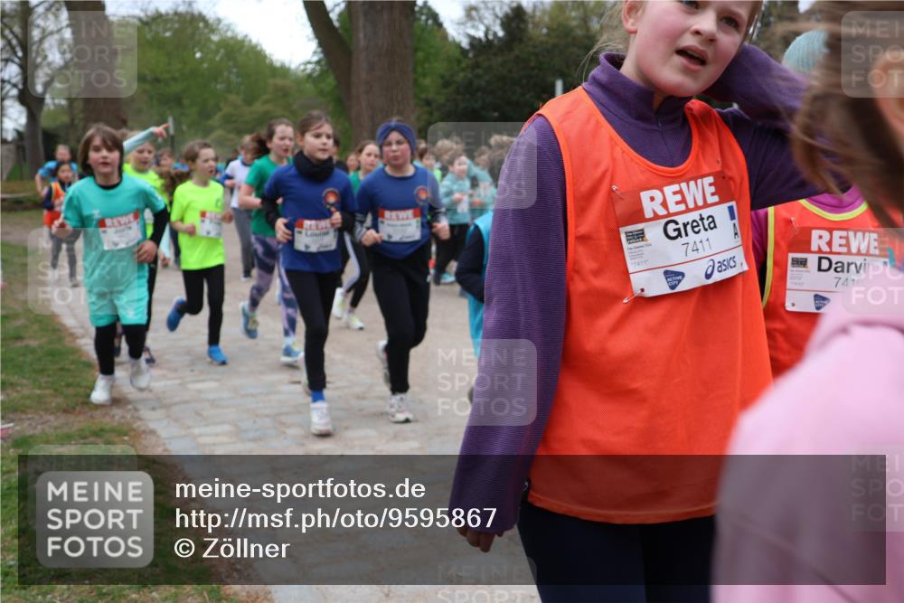 25.04.2026 - Das Zehntel Zöllner http://msf.ph/oto/9595867 25.04.2026 10:43:46 Laufen 7411, 7411, 7410, 7410 meine-sportfotos.de