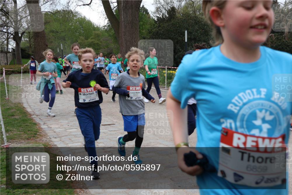 25.04.2026 - Das Zehntel Zöllner http://msf.ph/oto/9595897 25.04.2026 10:43:51 Laufen 6628, 6645, 6859 meine-sportfotos.de