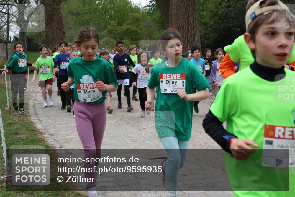 25.04.2026 - Das Zehntel Zöllner http://msf.ph/oto/9595935 25.04.2026 10:44:01 Laufen 7876, 7874, 527 meine-sportfotos.de