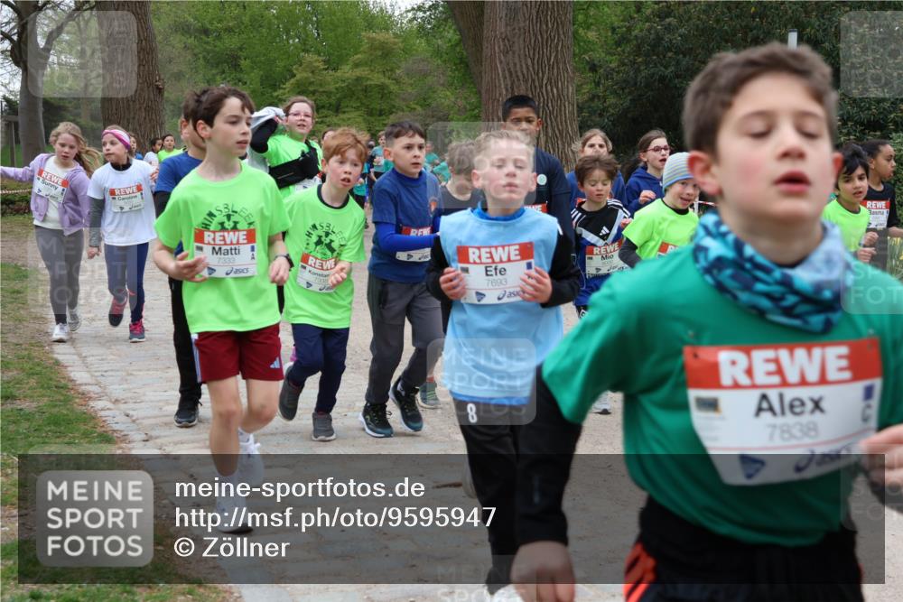 25.04.2026 - Das Zehntel Zöllner http://msf.ph/oto/9595947 25.04.2026 10:44:03 Laufen 7333, 7693, 8000, 8, 7838 meine-sportfotos.de