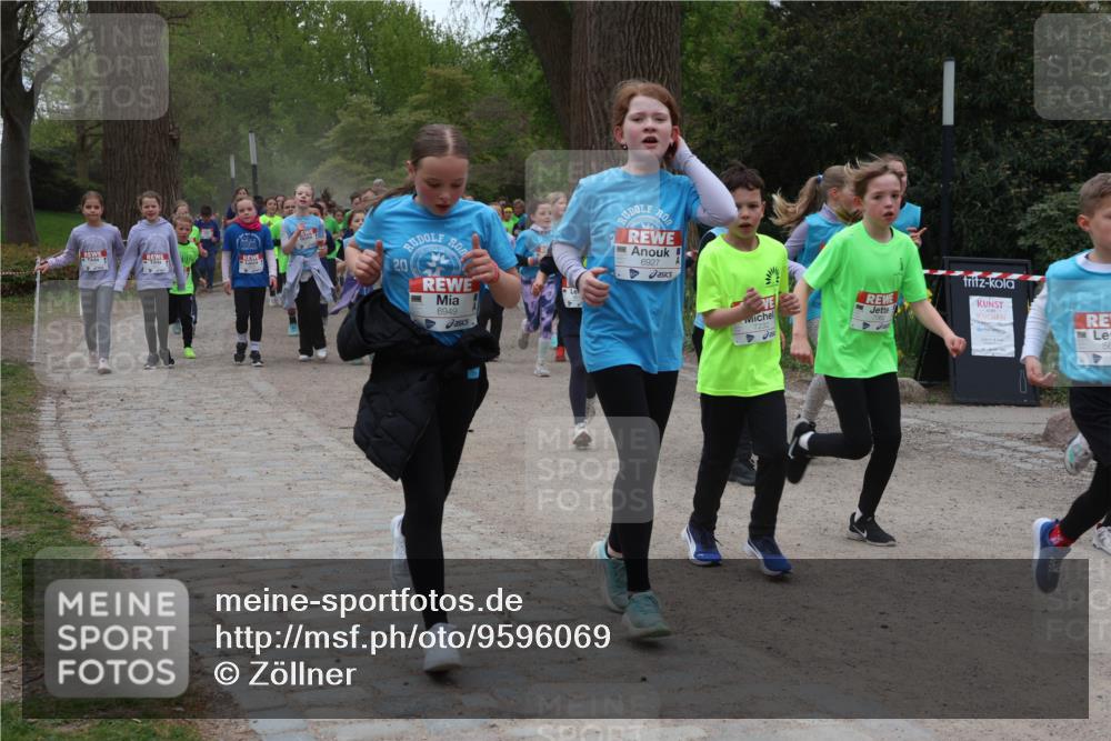 25.04.2026 - Das Zehntel Zöllner http://msf.ph/oto/9596069 25.04.2026 10:44:27 Laufen 20, 6949, 6927 meine-sportfotos.de