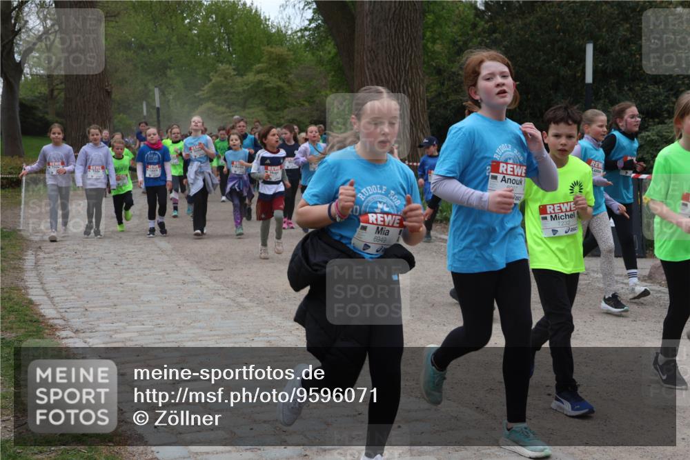 25.04.2026 - Das Zehntel Zöllner http://msf.ph/oto/9596071 25.04.2026 10:44:28 Laufen 6949, 6027, 7232 meine-sportfotos.de