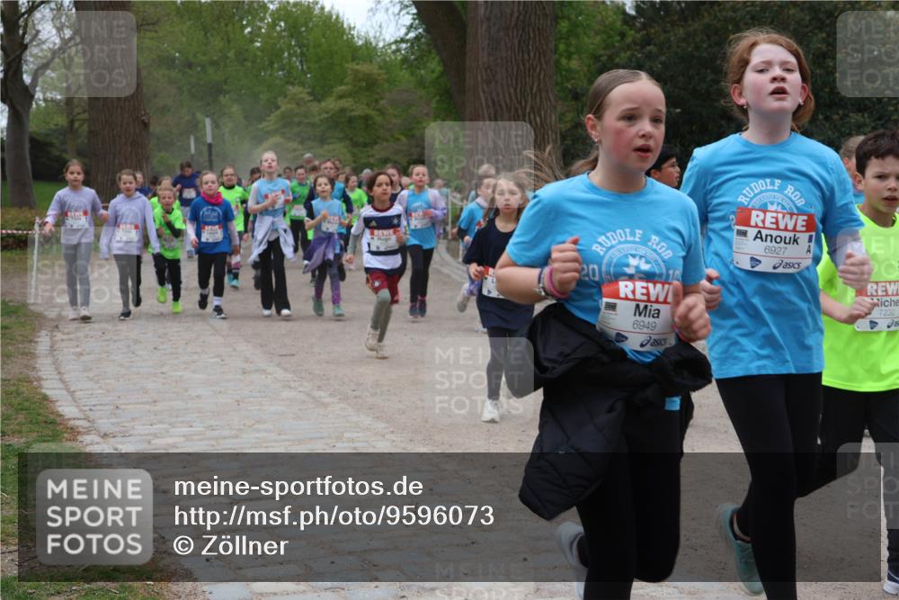 25.04.2026 - Das Zehntel Zöllner http://msf.ph/oto/9596073 25.04.2026 10:44:28 Laufen 20, 6949, 6927, 7232 meine-sportfotos.de