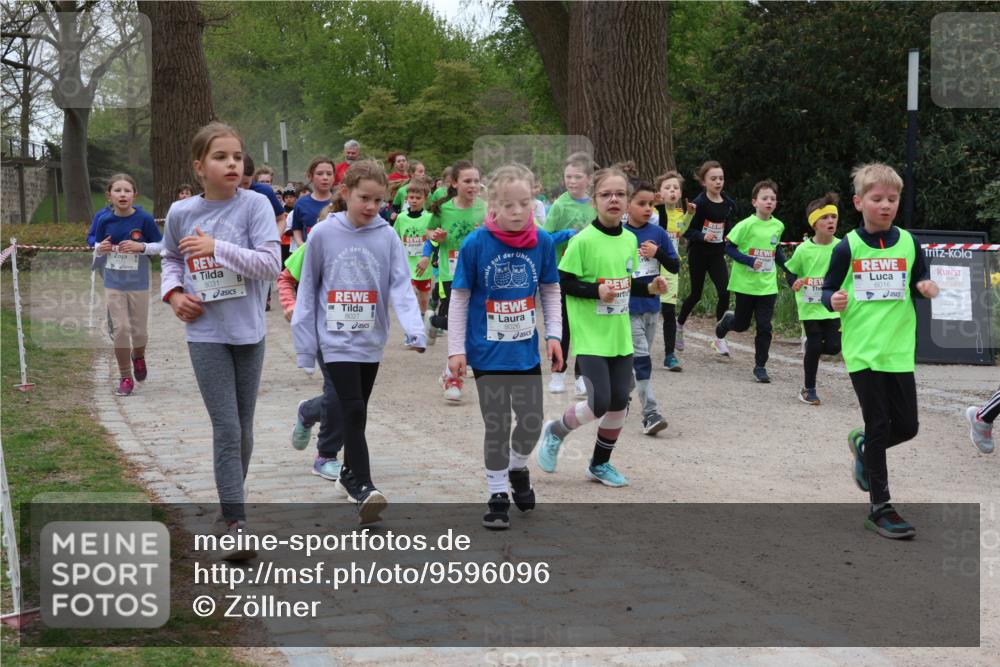 25.04.2026 - Das Zehntel Zöllner http://msf.ph/oto/9596096 25.04.2026 10:44:33 Laufen 8031, 8027, 8026, 6016 meine-sportfotos.de