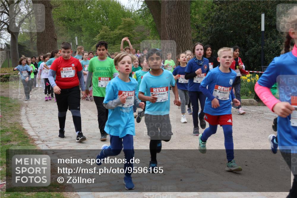 25.04.2026 - Das Zehntel Zöllner http://msf.ph/oto/9596165 25.04.2026 10:44:44 Laufen 6824, 6825, 6306 meine-sportfotos.de