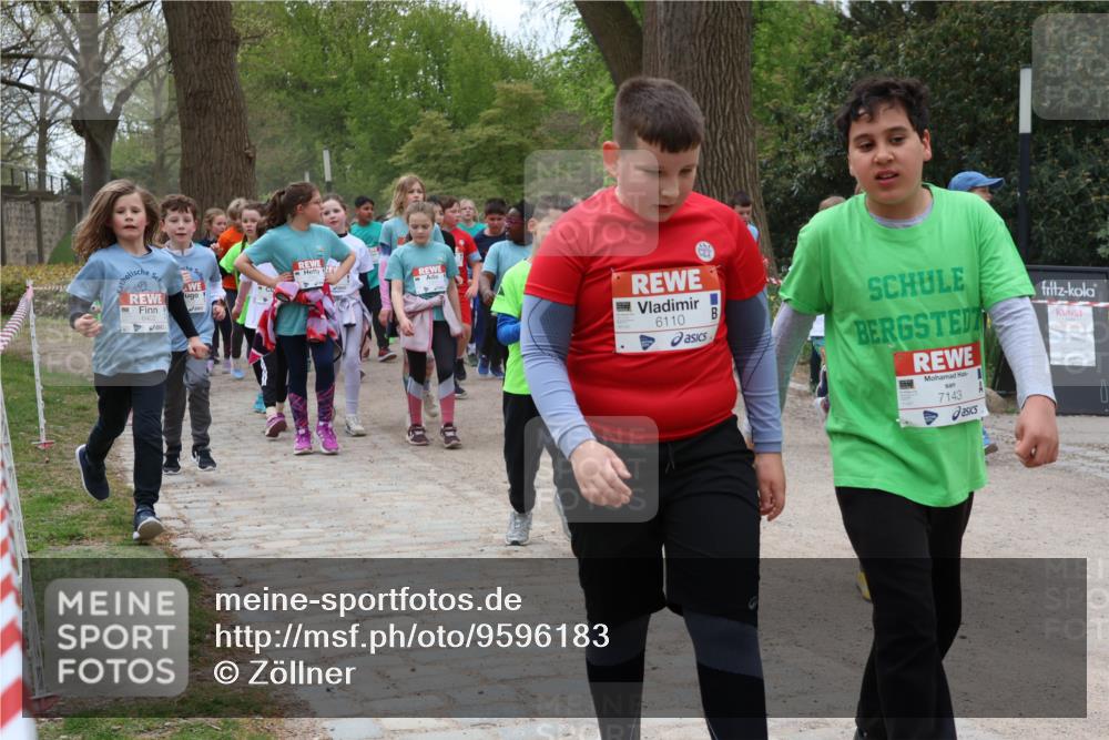 25.04.2026 - Das Zehntel Zöllner http://msf.ph/oto/9596183 25.04.2026 10:44:47 Laufen 6110, 7143 meine-sportfotos.de