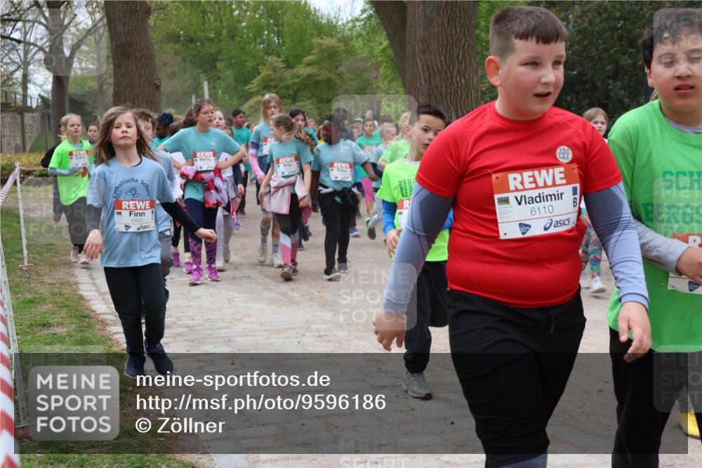 25.04.2026 - Das Zehntel Zöllner http://msf.ph/oto/9596186 25.04.2026 10:44:47 Laufen 6402, 6110 meine-sportfotos.de