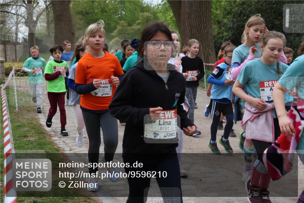 25.04.2026 - Das Zehntel Zöllner http://msf.ph/oto/9596210 25.04.2026 10:44:52 Laufen 6199, 6191, 7 meine-sportfotos.de