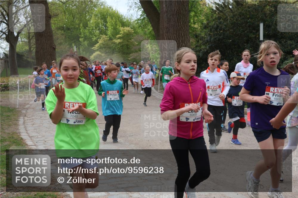 25.04.2026 - Das Zehntel Zöllner http://msf.ph/oto/9596238 25.04.2026 10:44:57 Laufen 7045, 6968, 6969 meine-sportfotos.de