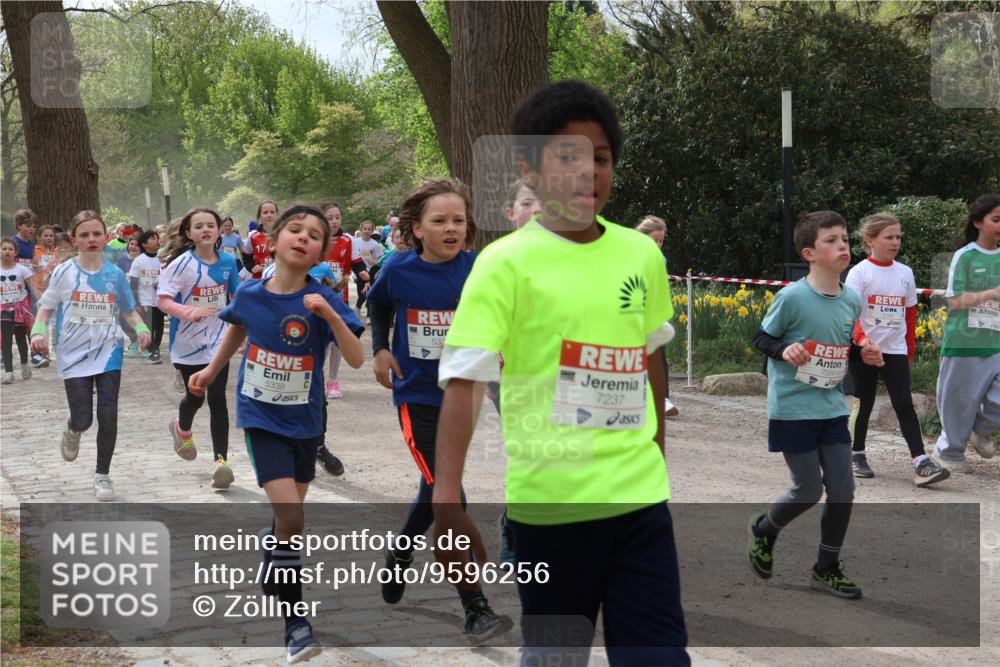 25.04.2026 - Das Zehntel Zöllner http://msf.ph/oto/9596256 25.04.2026 10:45:01 Laufen 5338, 53, 7237, 7554 meine-sportfotos.de