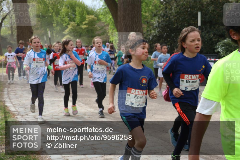 25.04.2026 - Das Zehntel Zöllner http://msf.ph/oto/9596258 25.04.2026 10:45:01 Laufen 5338, 5333 meine-sportfotos.de