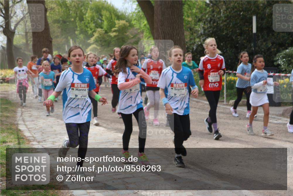 25.04.2026 - Das Zehntel Zöllner http://msf.ph/oto/9596263 25.04.2026 10:45:02 Laufen 7707, 7708, 200 meine-sportfotos.de