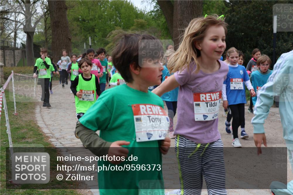 25.04.2026 - Das Zehntel Zöllner http://msf.ph/oto/9596373 25.04.2026 10:45:25 Laufen 5995, 6243, 6476, 6315 meine-sportfotos.de