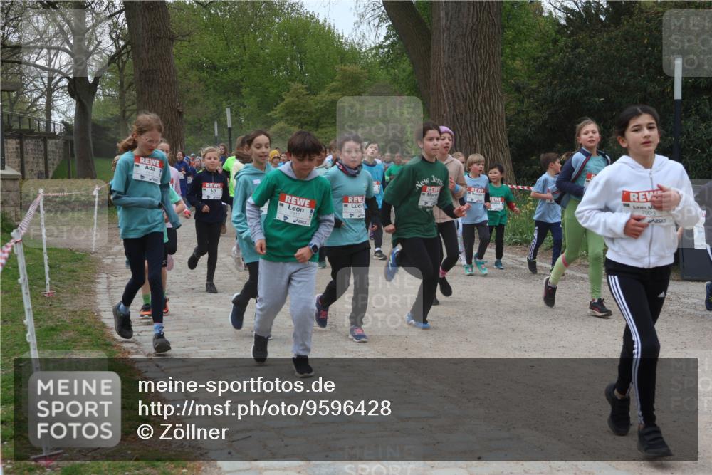 25.04.2026 - Das Zehntel Zöllner http://msf.ph/oto/9596428 25.04.2026 10:45:35 Laufen 7817, 7923 meine-sportfotos.de
