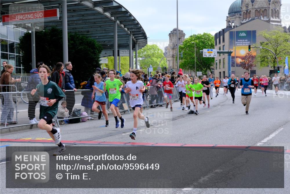 25.04.2026 - Das Zehntel Tim E. http://msf.ph/oto/9596449 25.04.2026 14:50:48 Ziel 15140, 15230, 15331, 15401, 15460, 15471, 15482, 15559, 15718, 15895, 16054, 16057, 16059, 16068, 16098, 16409, 16421, 16516, 16678, 16702, 16726, 16732, 16771, 16790, 17265, 17267, 17415, 17515, 17589, 17838, 18115, 18178 meine-sportfotos.de