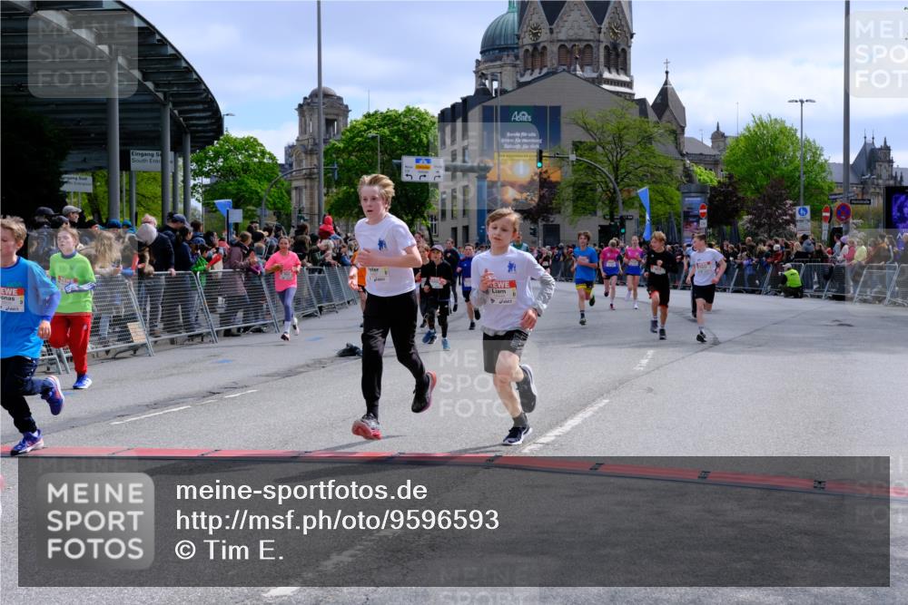 25.04.2026 - Das Zehntel Tim E. http://msf.ph/oto/9596593 25.04.2026 14:50:56 Ziel 15140, 15331, 15449, 15467, 15482, 15559, 15725, 15743, 15778, 15783, 15841, 15850, 16054, 16098, 16136, 16212, 16215, 16216, 16224, 16409, 16421, 16516, 16678, 16794, 16839, 16995, 17059, 17107, 17246, 17356, 17415, 17420, 17760, 18024, 18115, 18162, 18178, 18248, 18259 meine-sportfotos.de