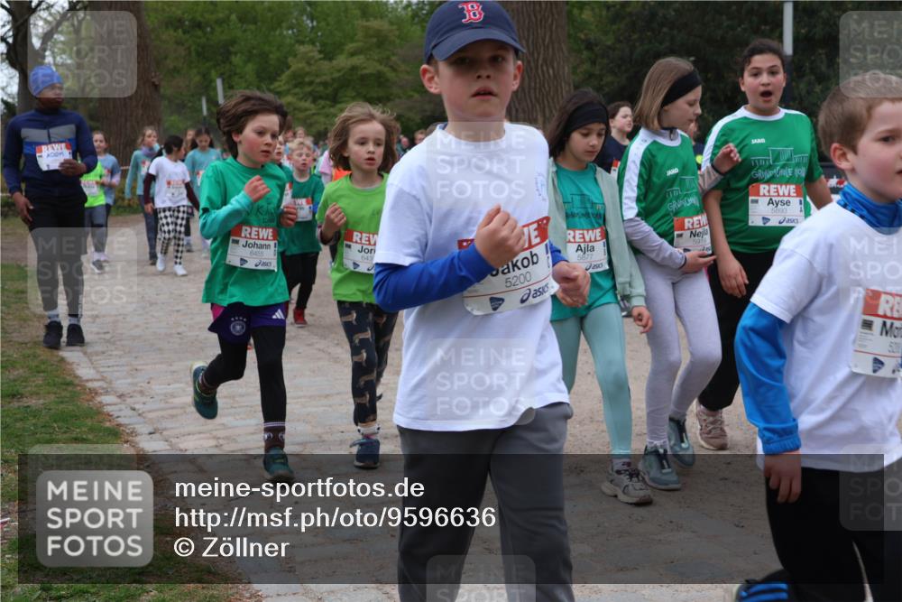 25.04.2026 - Das Zehntel Zöllner http://msf.ph/oto/9596636 25.04.2026 10:46:14 Laufen 38, 6455, 643, 5200, 5877, 5919, 5893 meine-sportfotos.de