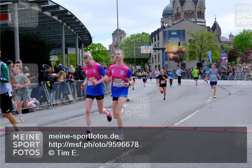 25.04.2026 - Das Zehntel Tim E. http://msf.ph/oto/9596678 25.04.2026 14:51:02 Ziel 15379, 15449, 15467, 15725, 15743, 15778, 15783, 15850, 16136, 16212, 16215, 16216, 16224, 16344, 16429, 16468, 16794, 16839, 16844, 16852, 16995, 17059, 17095, 17107, 17246, 17356, 17574, 17760, 18161, 18162, 18248, 18259 meine-sportfotos.de