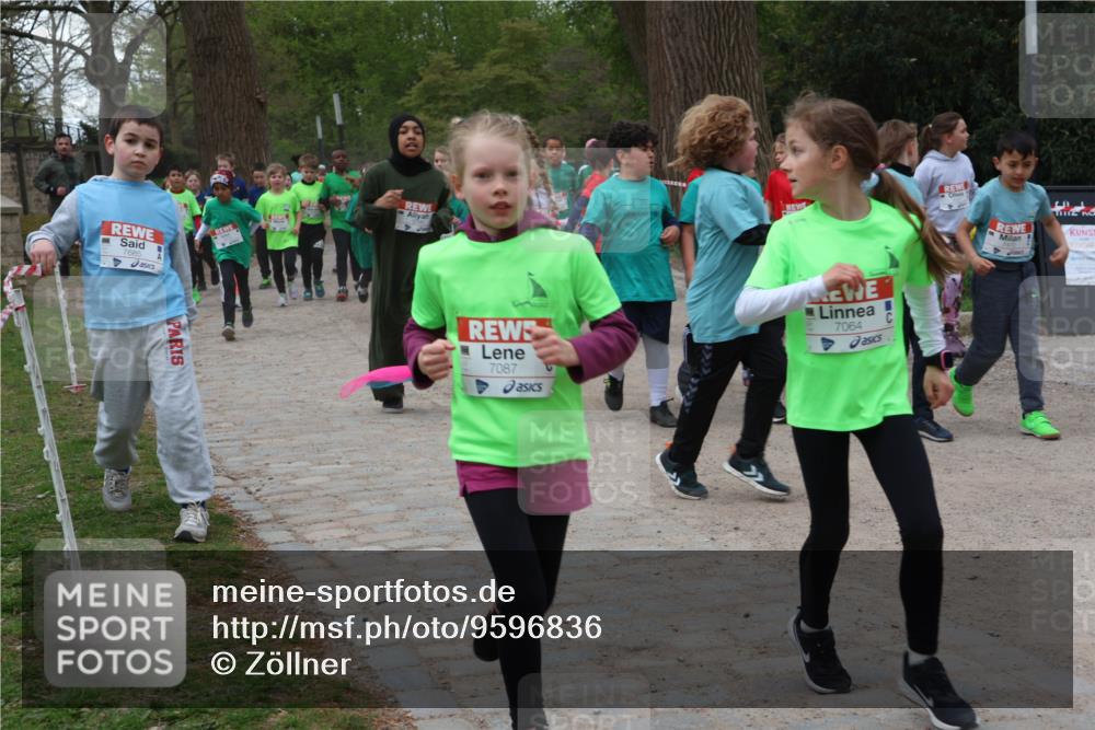 25.04.2026 - Das Zehntel Zöllner http://msf.ph/oto/9596836 25.04.2026 10:47:02 Laufen 7087, 7064 meine-sportfotos.de