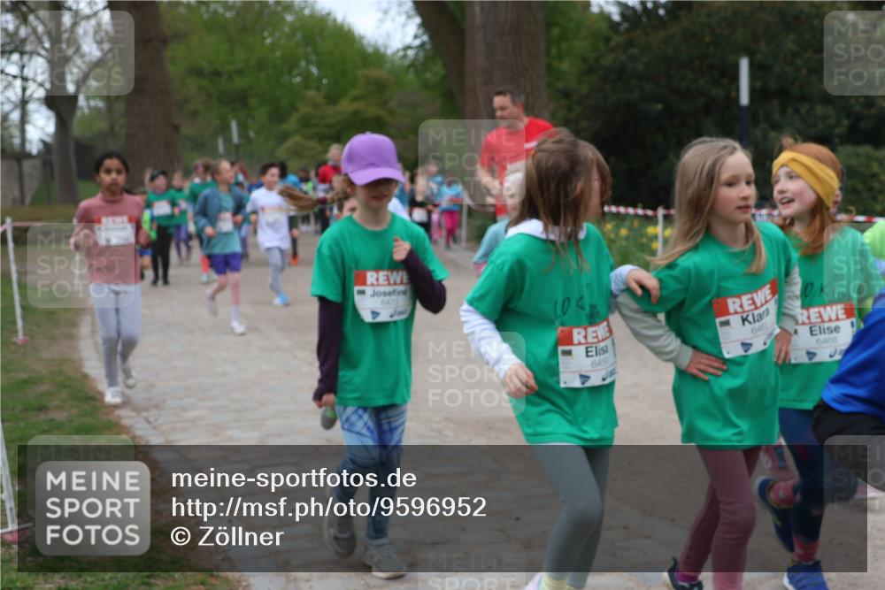 25.04.2026 - Das Zehntel Zöllner http://msf.ph/oto/9596952 25.04.2026 10:47:34 Laufen 6472, 649, 648, 6468 meine-sportfotos.de
