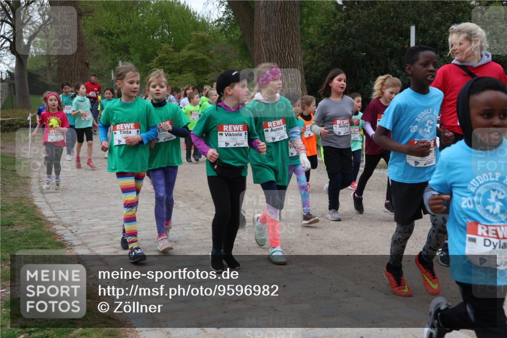 25.04.2026 - Das Zehntel Zöllner http://msf.ph/oto/9596982 25.04.2026 10:47:40 Laufen 6460, 7852, 190, 20, 6797 meine-sportfotos.de